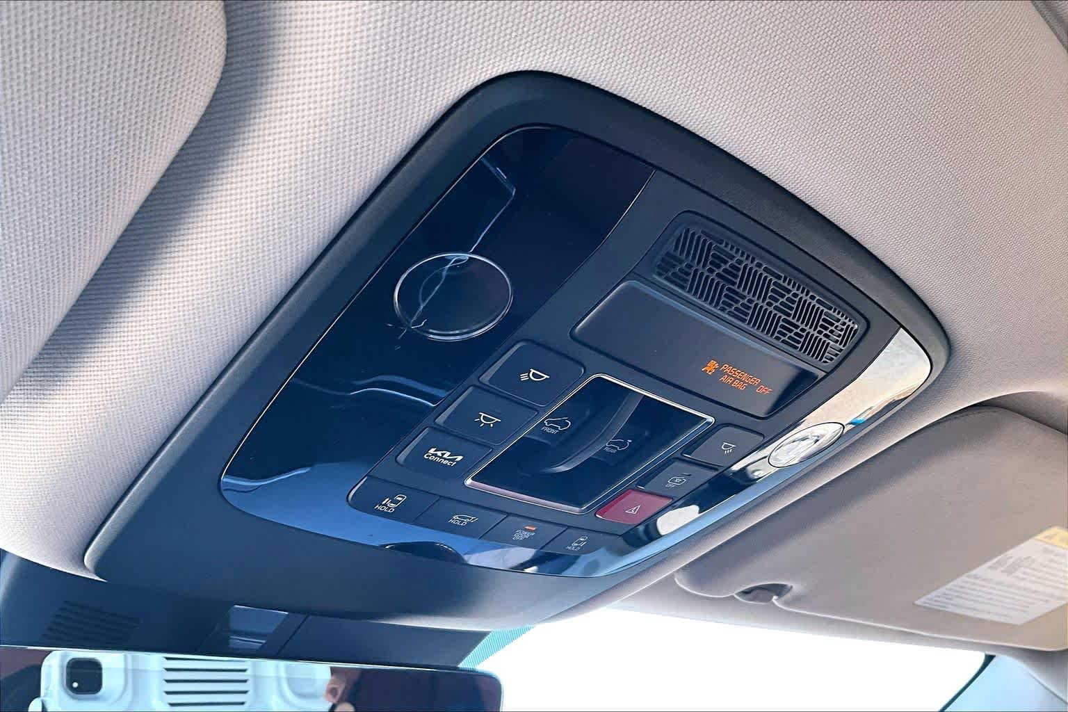 Used 2025 Kia Carnival SX Prestige FWD image 38