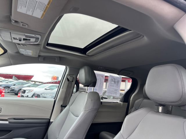 Certified 2024 Toyota Sienna XLE FWD image 24