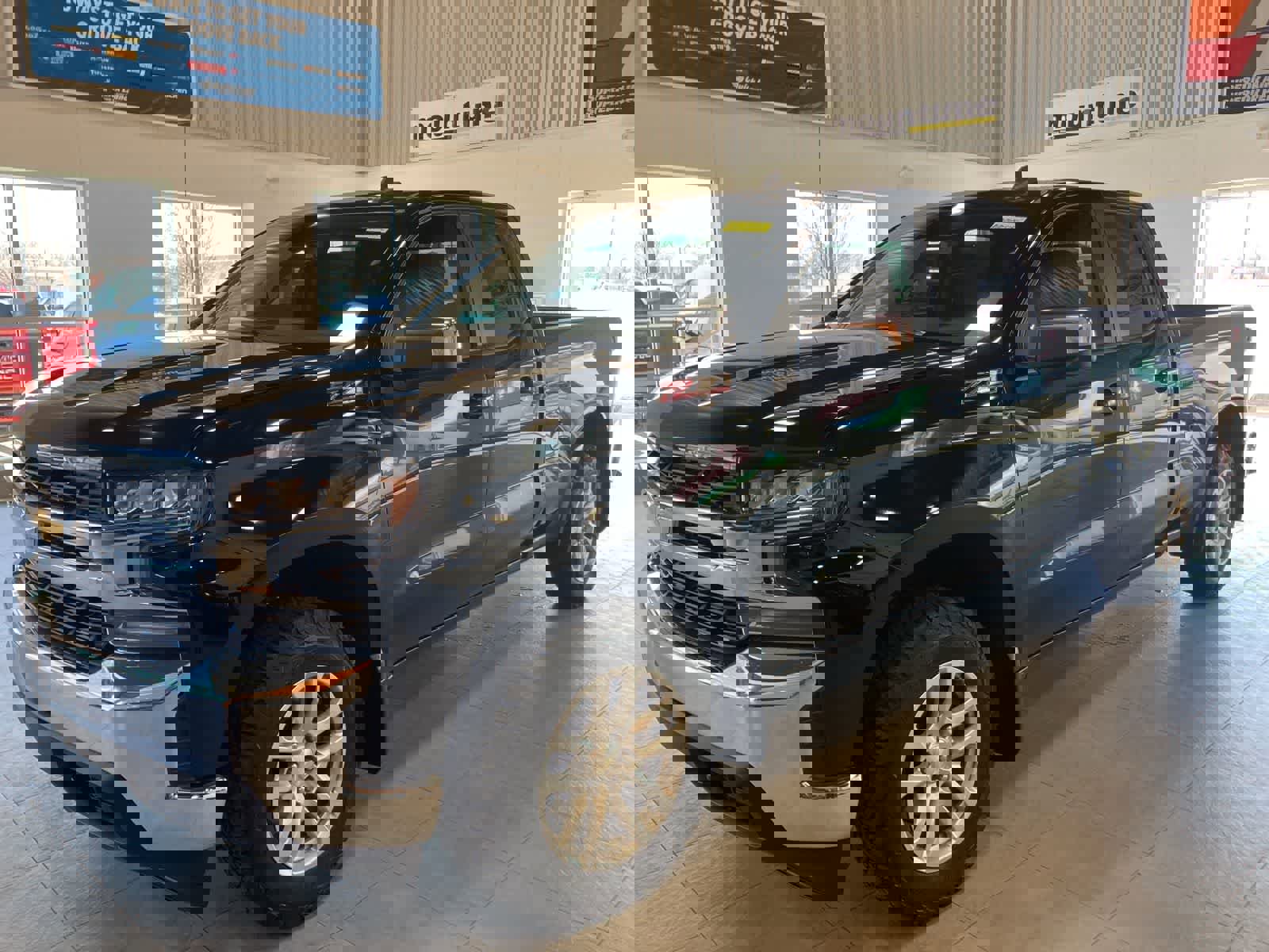 Used 2021 Chevrolet Silverado 1500 LT w/ Z71 Off-Road Package image 1