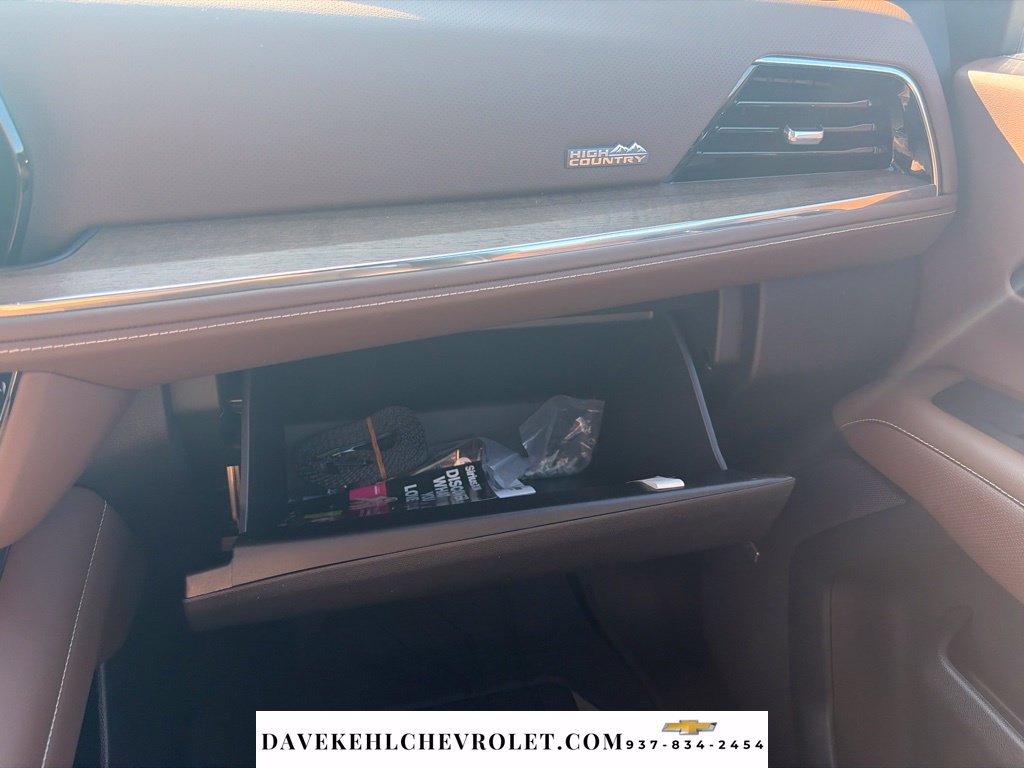 Used 2025 Chevrolet Tahoe High Country AWD/4WD image 29