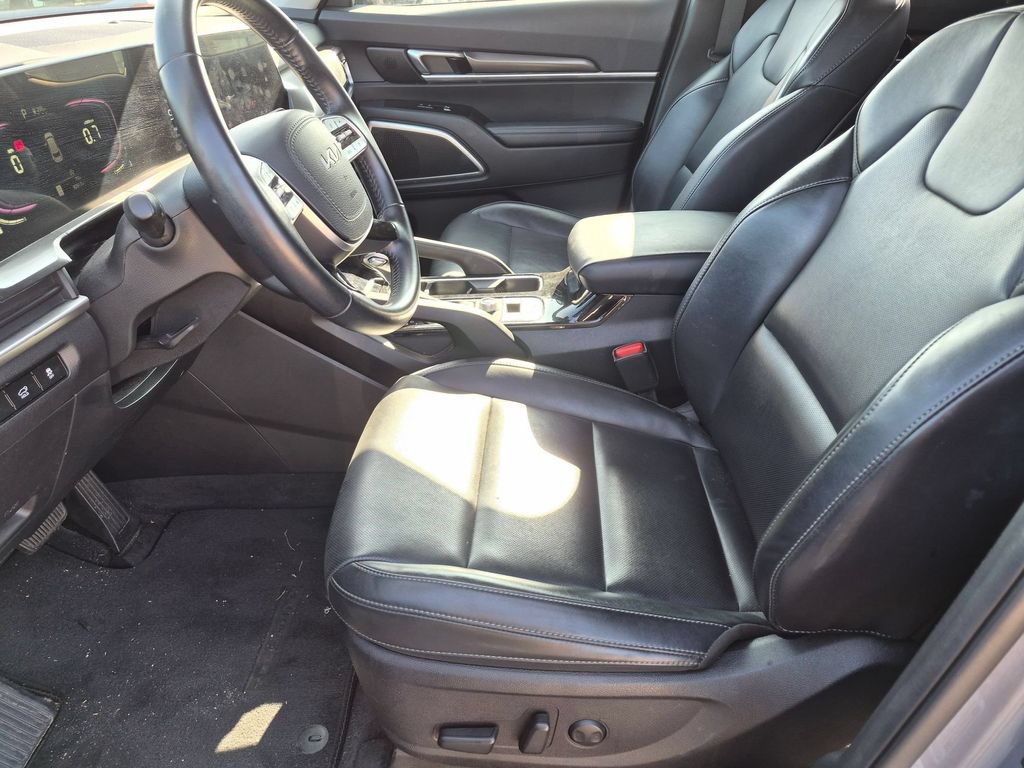 Used 2025 Kia Telluride S AWD/4WD image 13