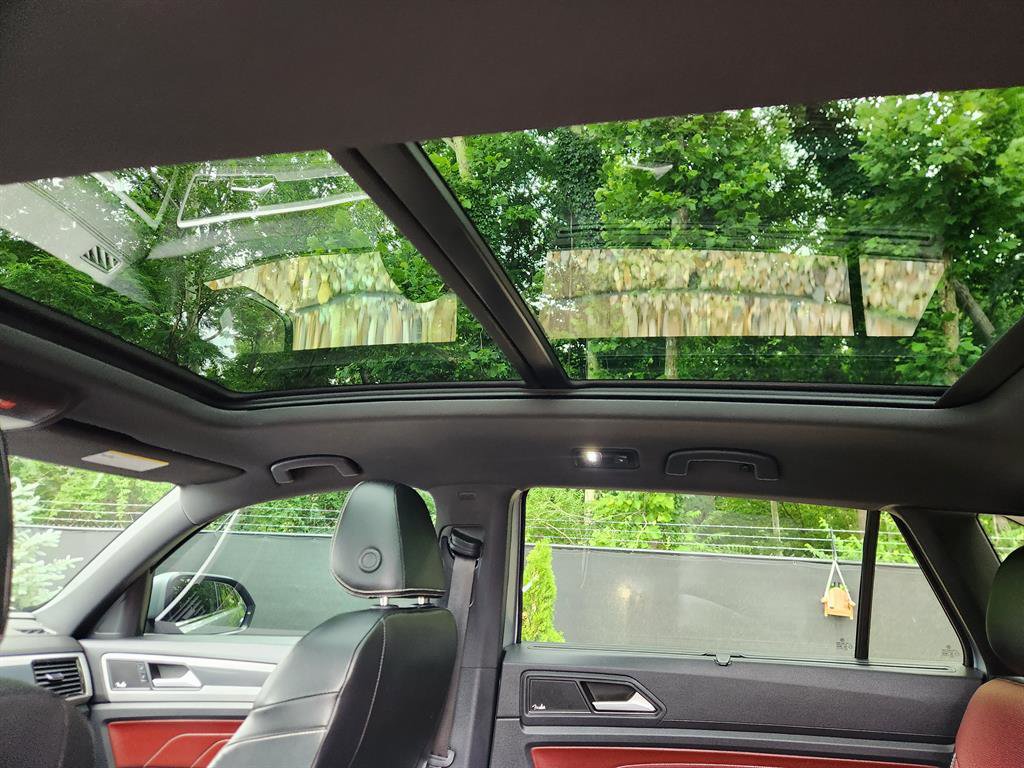 Certified 2022 Volkswagen Atlas Cross Sport SEL Premium R-Line image 29