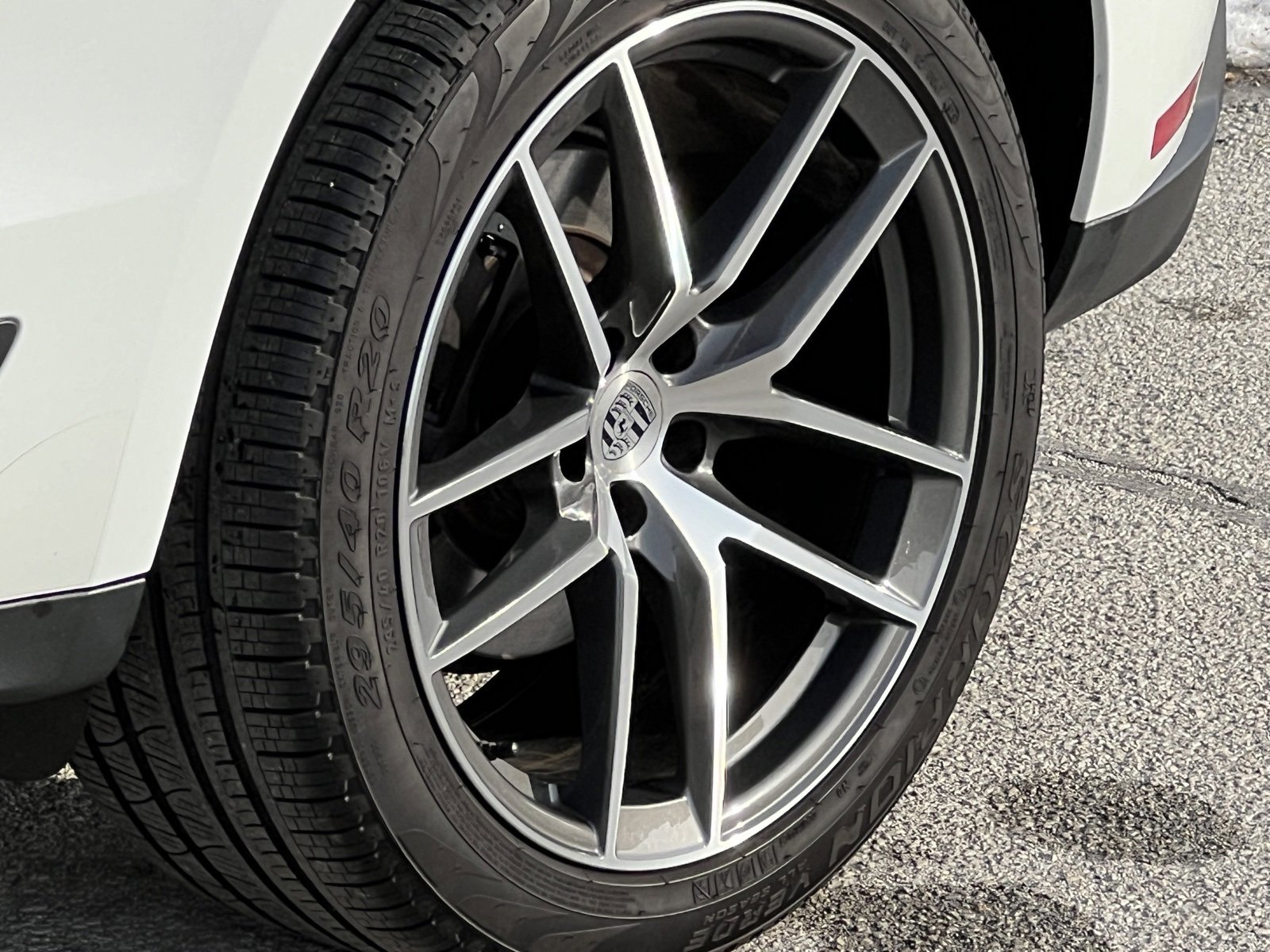 Certified 2024 Porsche Macan image 11