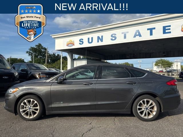 Used 2019 Ford Fusion SE FWD image 1
