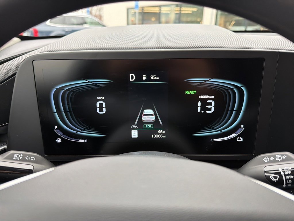 Certified 2025 Kia Niro LX image 35