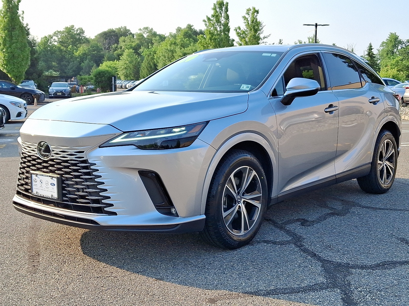Certified 2023 Lexus RX 350h w/ Accessory Package (2T) AWD/4WD image 3