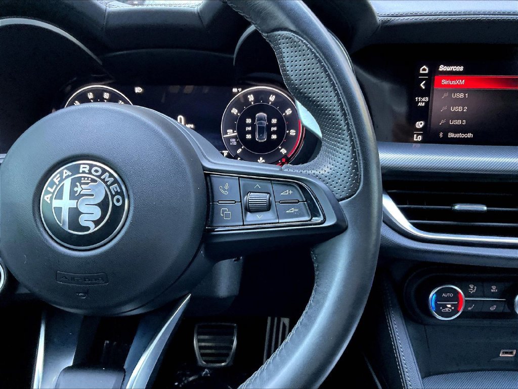 Used 2024 Alfa Romeo Stelvio Veloce AWD/4WD image 10