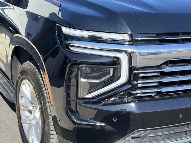 Used 2025 Chevrolet Suburban Premier AWD/4WD image 9