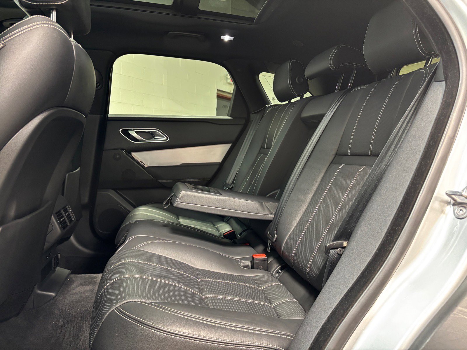 Used 2023 Land Rover Range Rover Velar R-Dynamic S AWD/4WD image 28