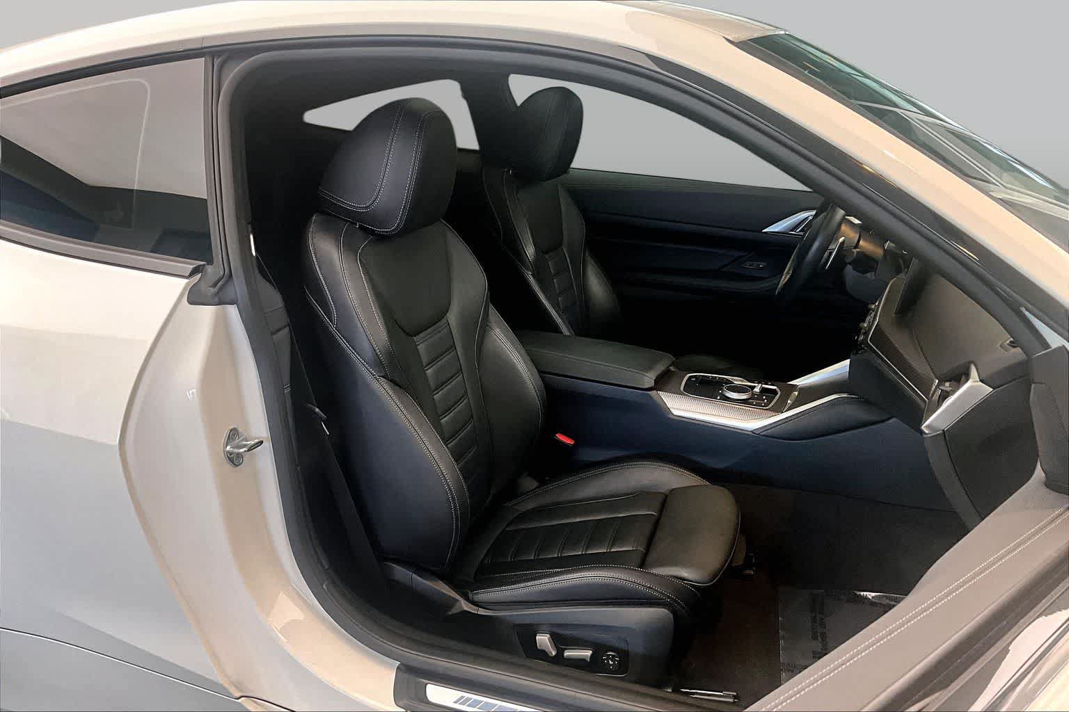 Used 2024 BMW M440i Coupe w/ Premium Package RWD image 9