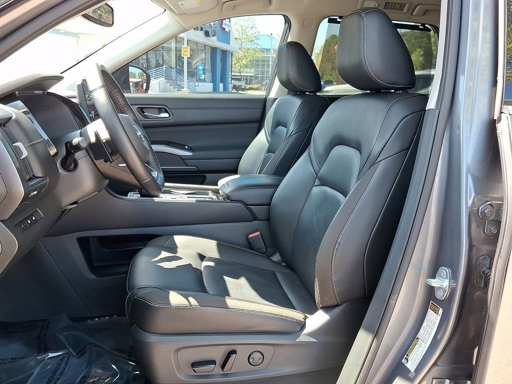 Used 2022 Nissan Pathfinder SL image 15
