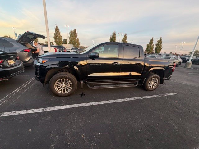 Used 2024 Chevrolet Colorado LT w/ LT Convenience Package II AWD/4WD image 18