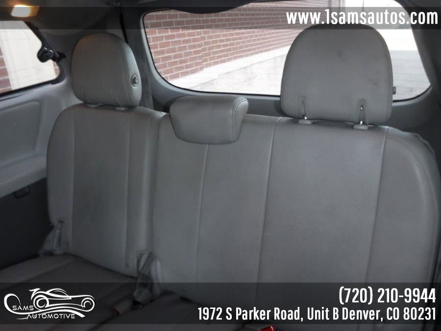 Used 2017 Toyota Sienna XLE Premium image 23