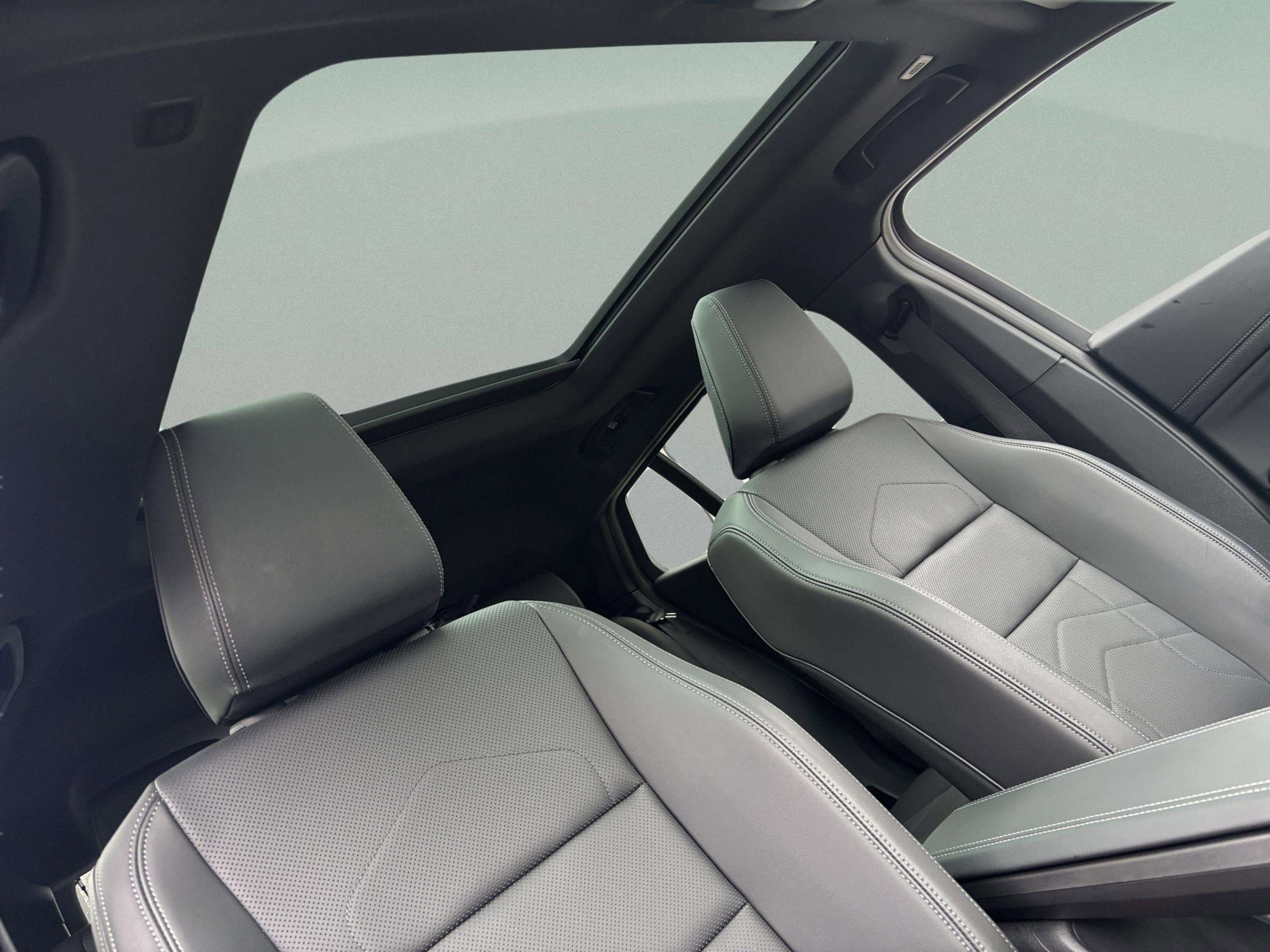 Used 2025 BMW X2 xDrive28i image 32