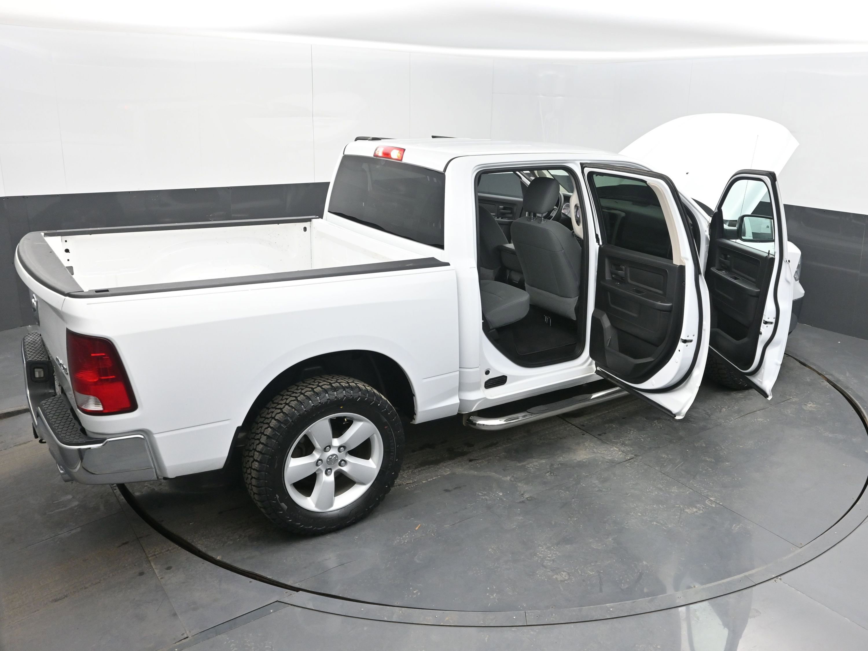 Used 2020 RAM 1500 Tradesman w/ Tradesman SXT Package image 39