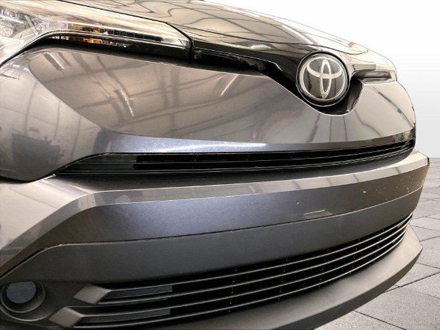 Used 2019 Toyota C-HR XLE FWD image 29