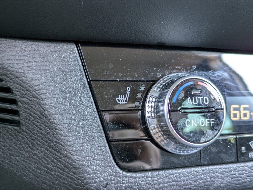 Used 2023 Mitsubishi Outlander SE image 23