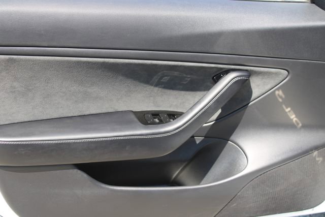 Used 2018 Tesla Model 3 Long Range RWD image 9
