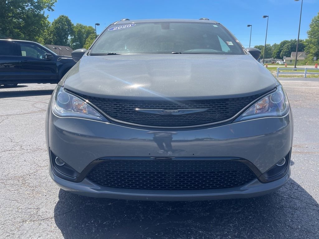 Used 2020 Chrysler Pacifica Touring-L w/ Premium Audio Group AWD/4WD image 12
