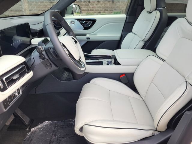 New 2026 Lincoln Aviator Black Label w/ Jet Appearance Package image 13
