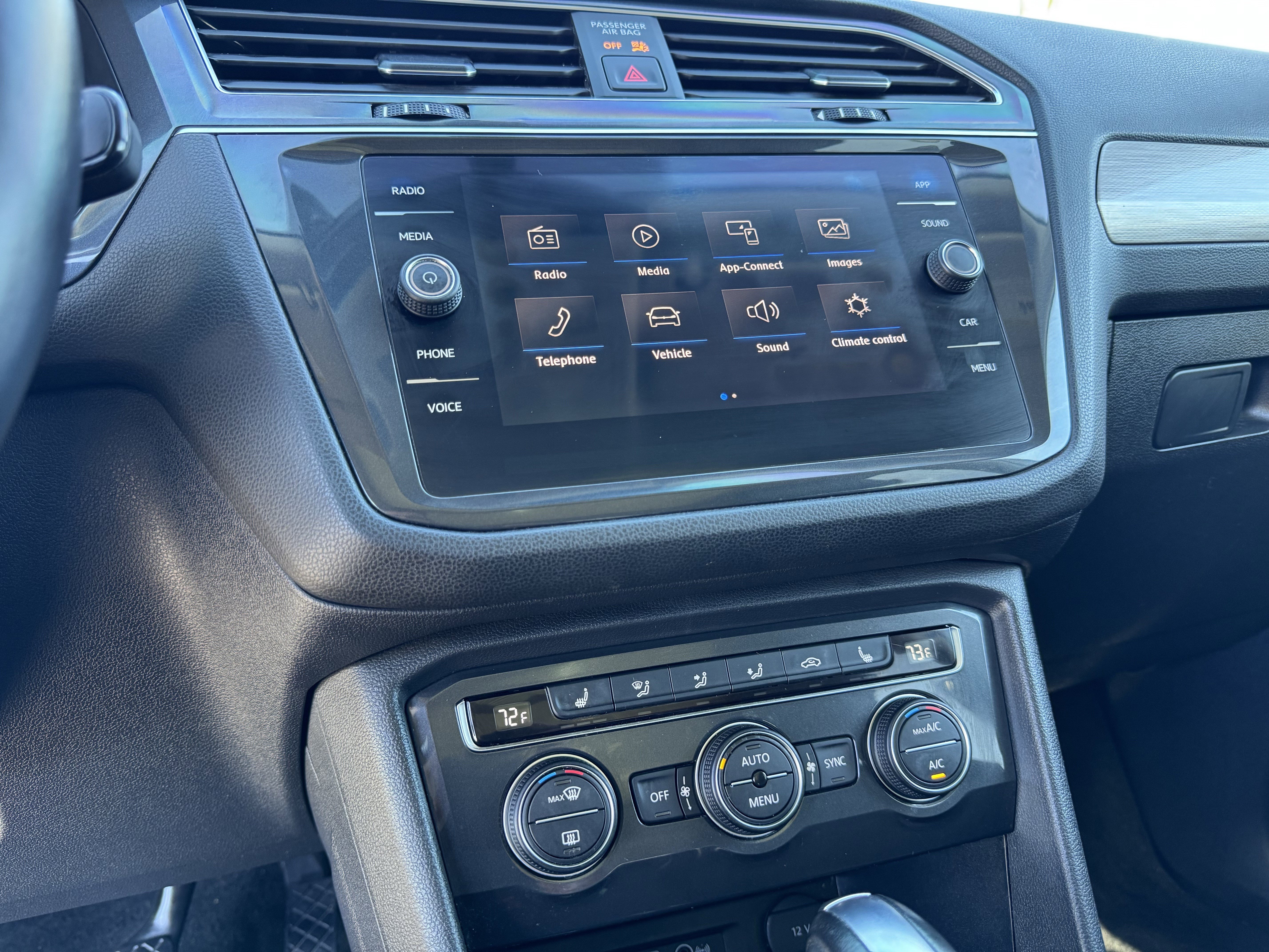 Certified 2019 Volkswagen Tiguan SE w/ Panoramic Sunroof Package image 25