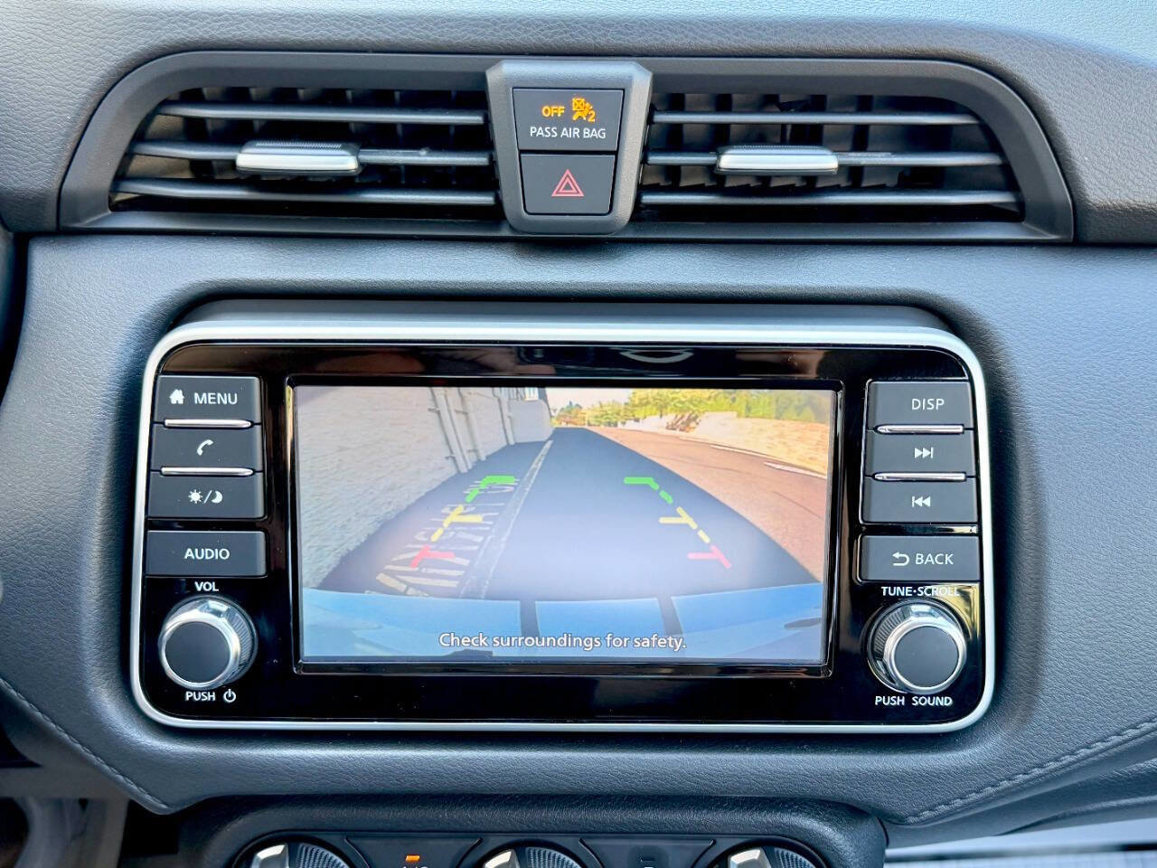 Used 2020 Nissan Versa S image 32