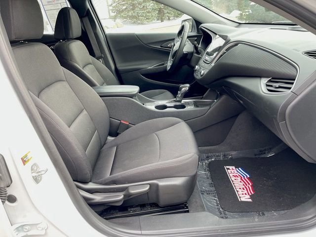 Used 2024 Chevrolet Malibu LT w/ Sport Edition image 27