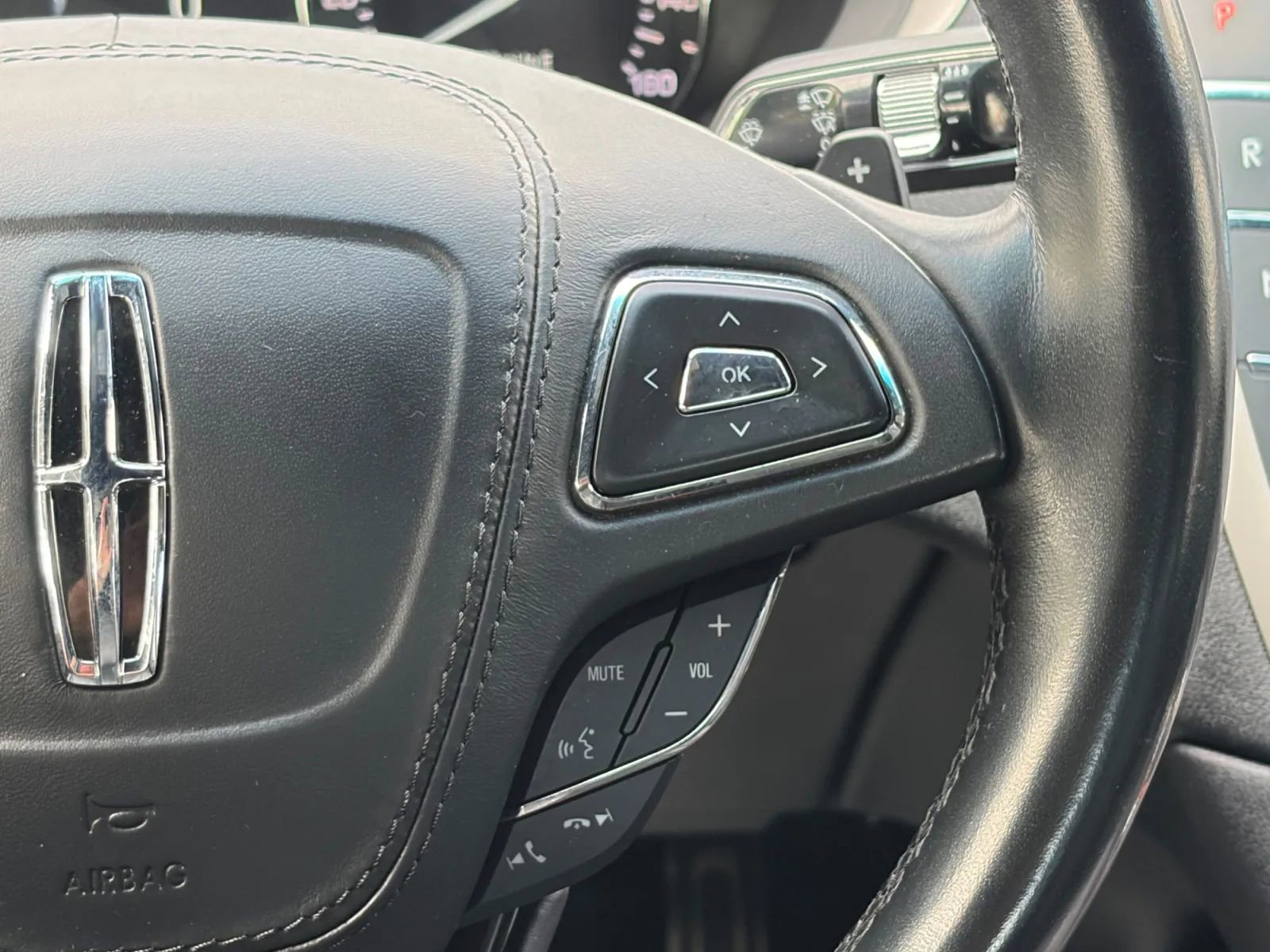 Used 2020 Lincoln MKZ Reserve w/ Monochromatic Package AWD/4WD image 28