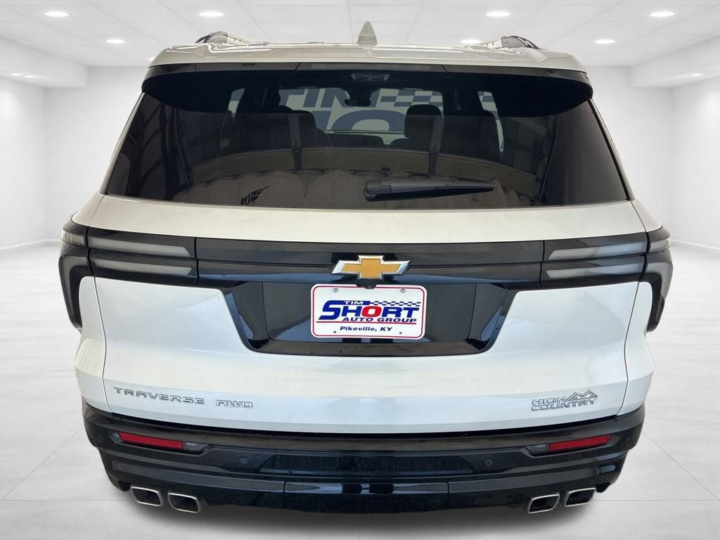 Used 2025 Chevrolet Traverse High Country image 5