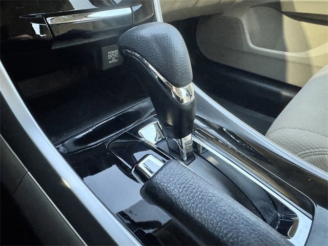 Used 2017 Honda Accord EX image 19