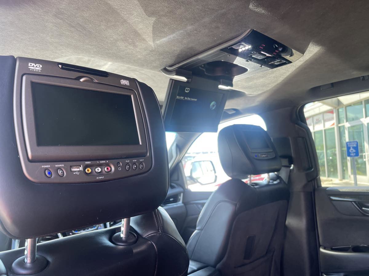 Used 2019 Cadillac Escalade Platinum image 17