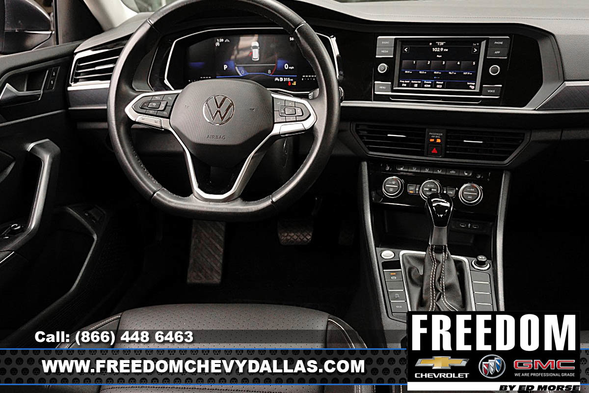 Used 2024 Volkswagen Jetta SE FWD image 13