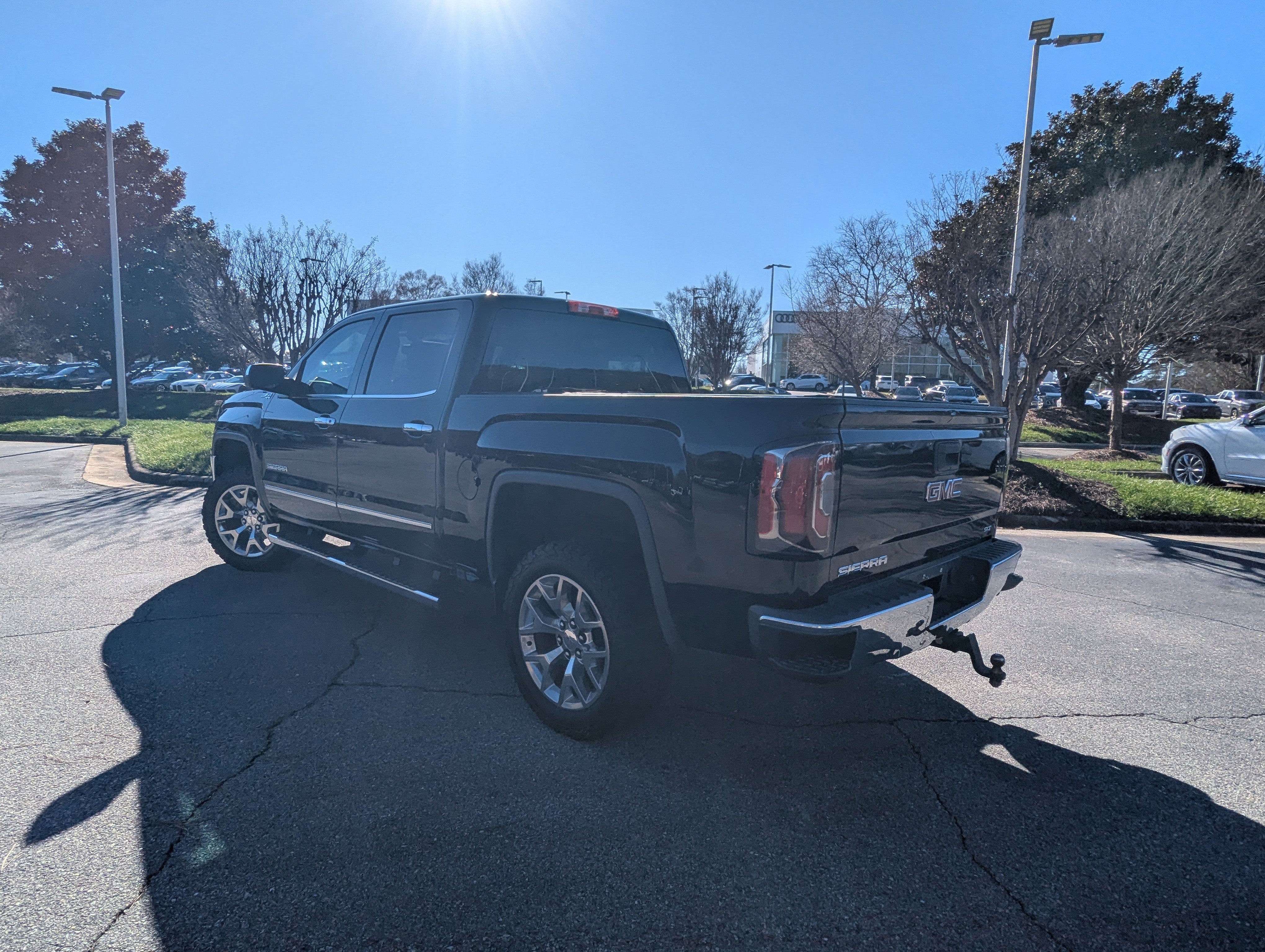 Used 2018 GMC Sierra 1500 SLT w/ SLT Premium Package image 7