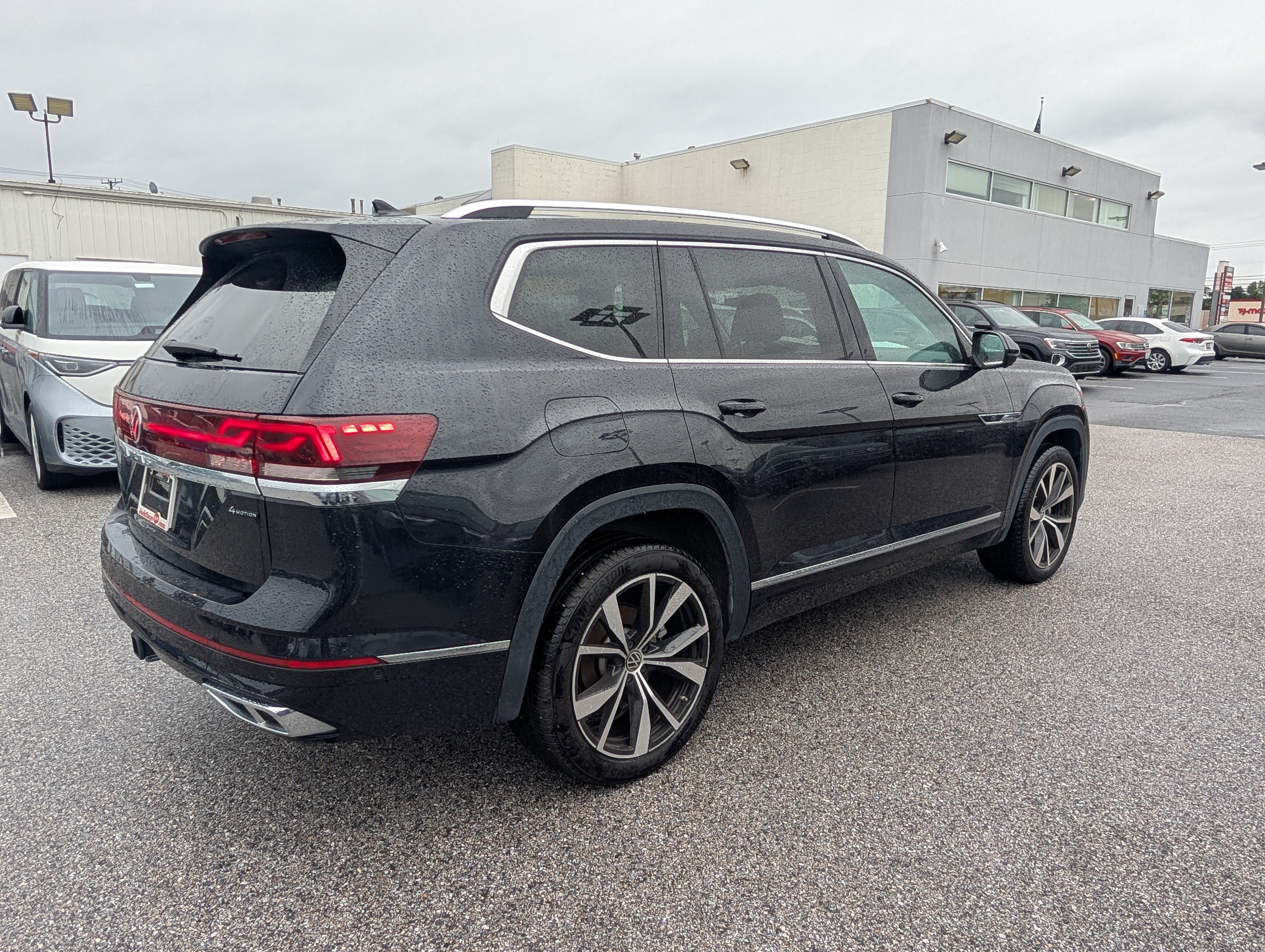 Used 2026 Volkswagen Atlas SEL Premium R-Line AWD/4WD image 3