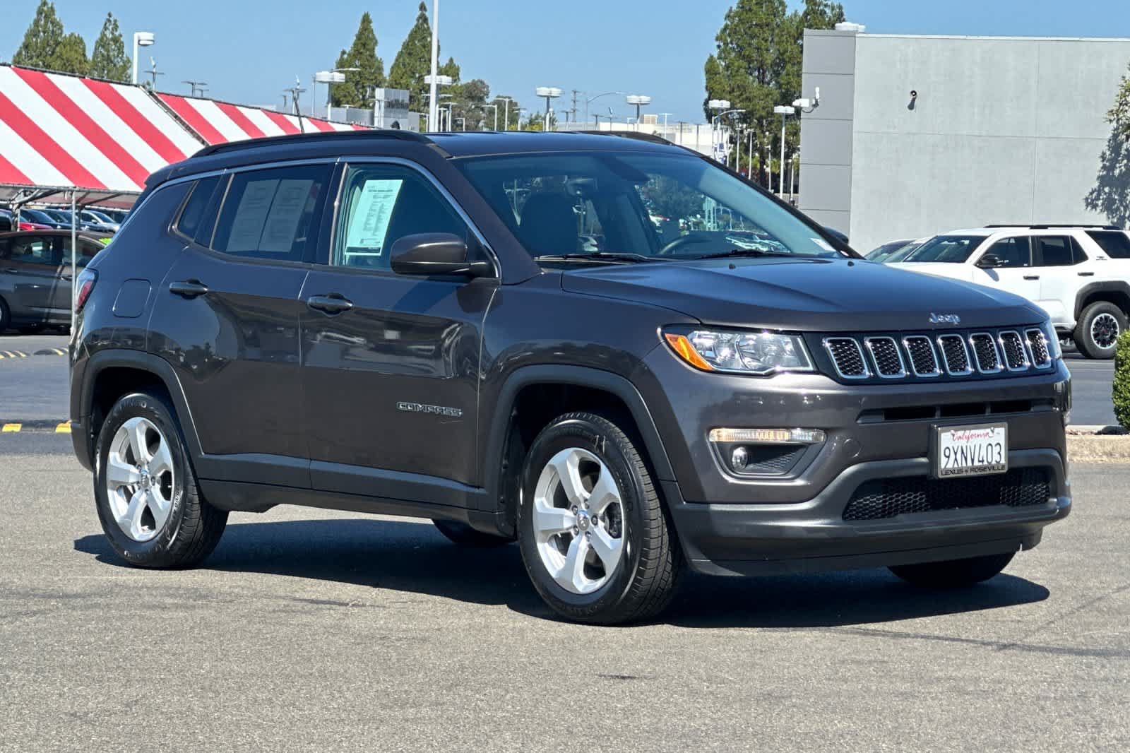 Used 2018 Jeep Compass Latitude w/ Popular Equipment Group FWD image 5