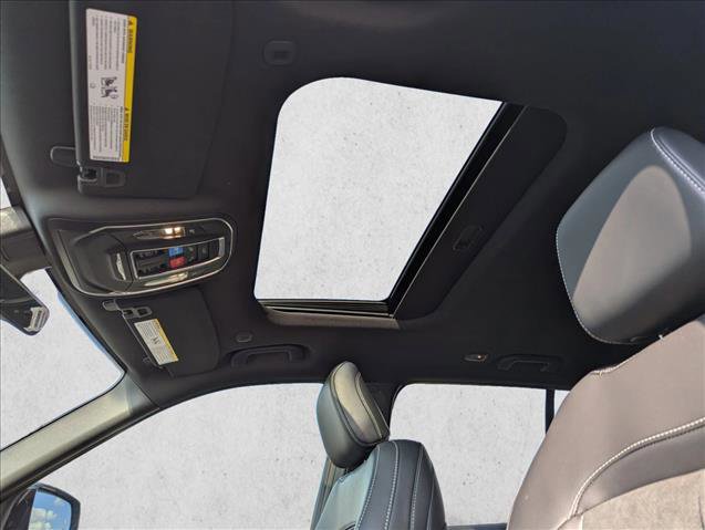 New 2025 Jeep Grand Cherokee Altitude image 21