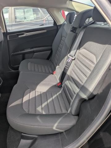 Used 2019 Ford Fusion SE FWD image 12