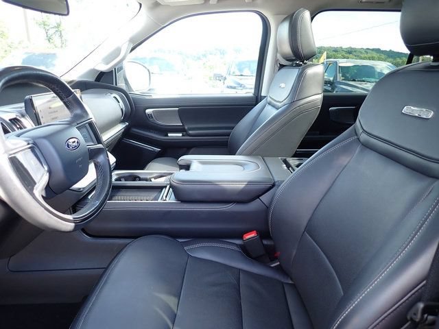 Used 2025 Ford Expedition Max Platinum w/ Driver's Package AWD/4WD image 18