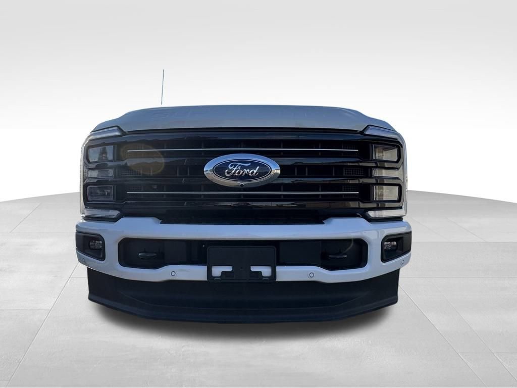 Used 2025 Ford F250 Platinum image 4