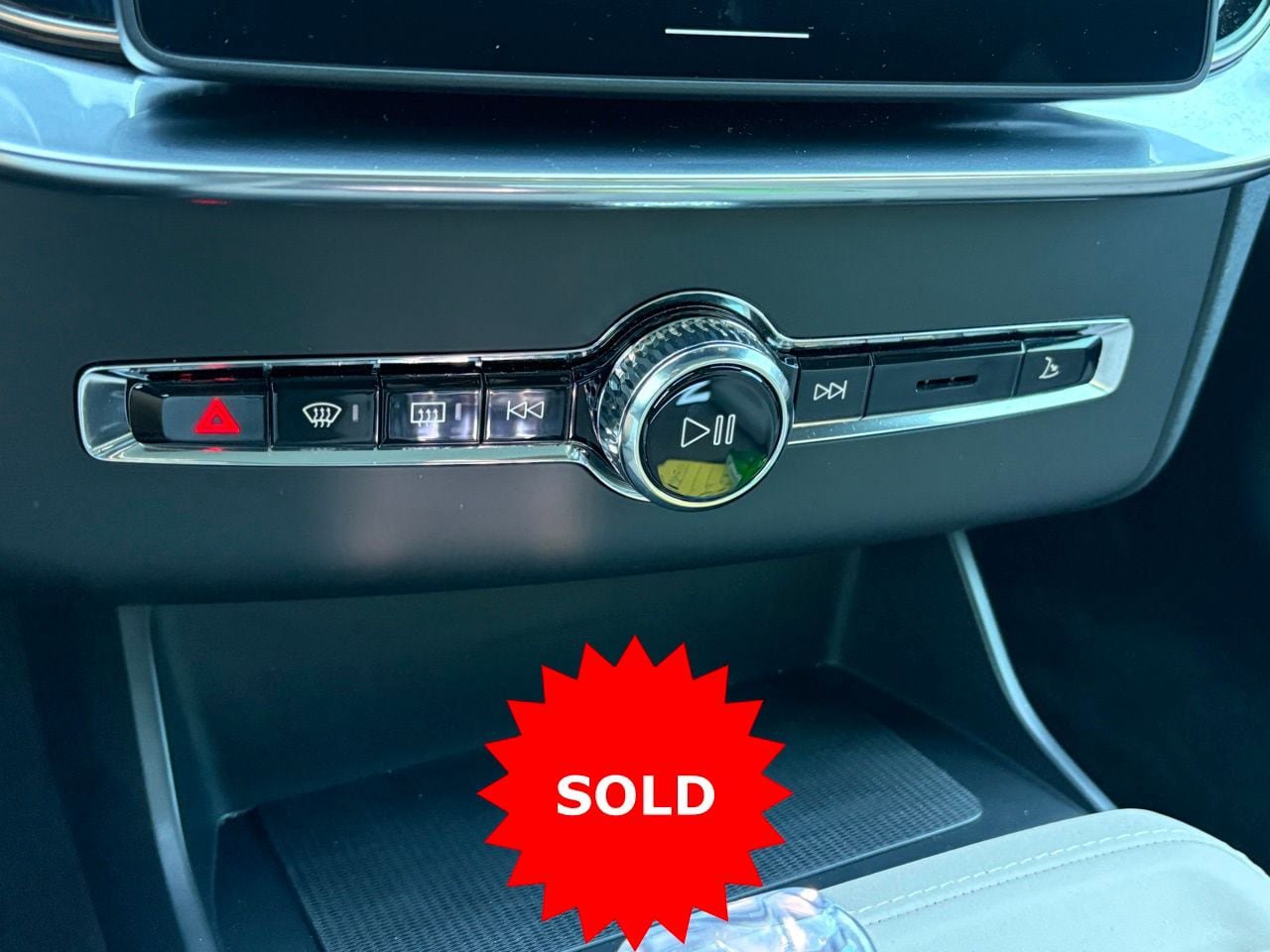 Certified 2025 Volvo XC90 T8 Ultra w/ Lounge Package image 21