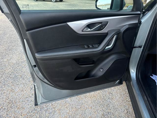 Used 2024 Chevrolet Blazer LT w/ Convenience Package FWD image 19
