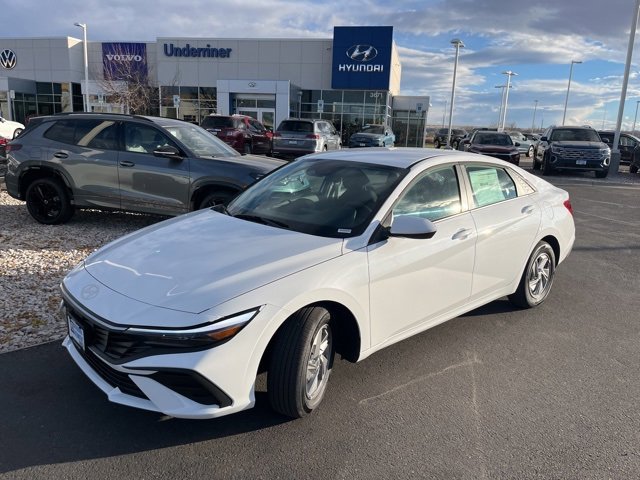 New 2026 Hyundai Elantra SE