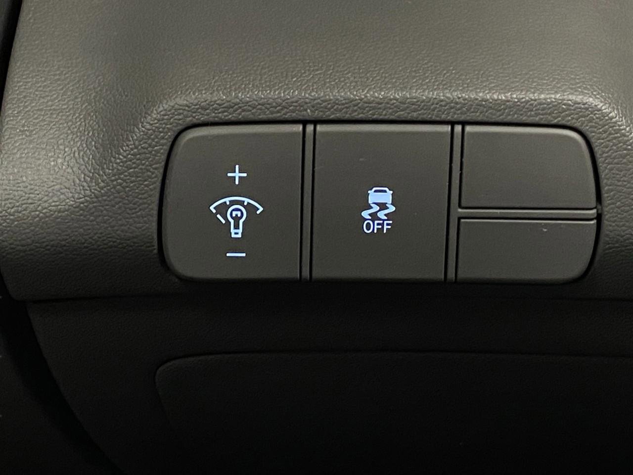 Certified 2024 Hyundai Elantra SEL FWD image 13