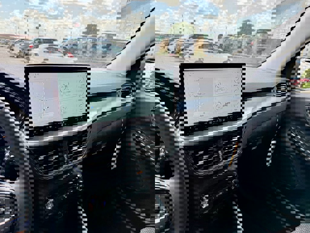 New 2025 Ford Escape SE image 20