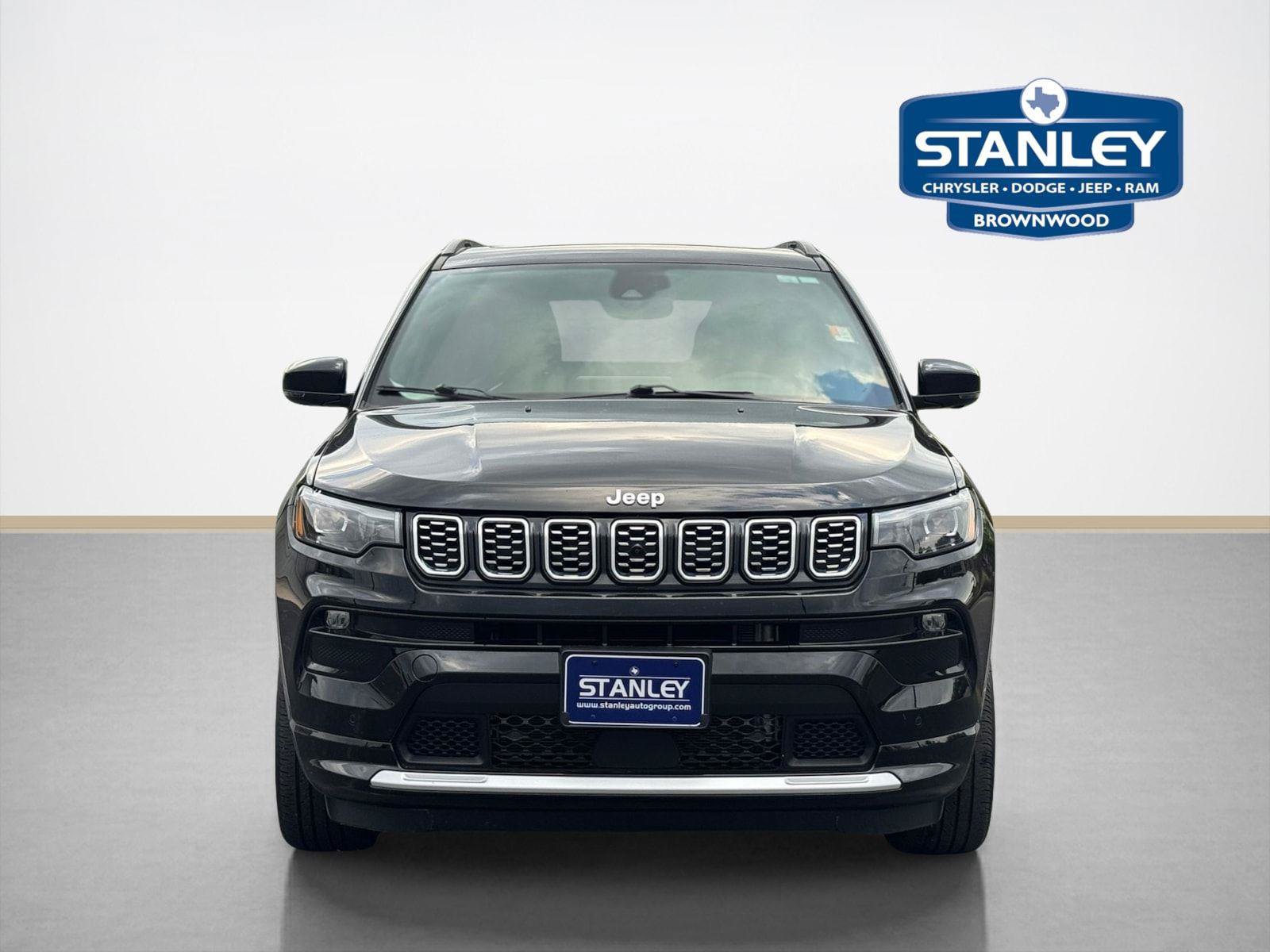 Used 2024 Jeep Compass Limited w/ Elite Group AWD/4WD image 2