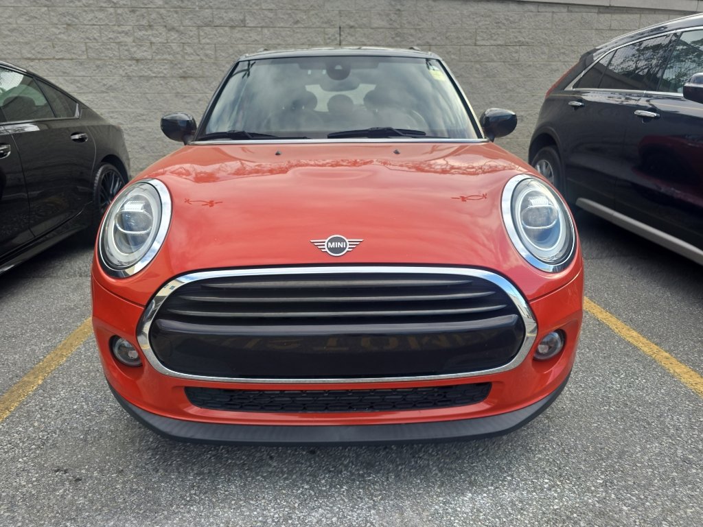 Used 2020 MINI Cooper 4-Door Hardtop w/ Storage Package image 3