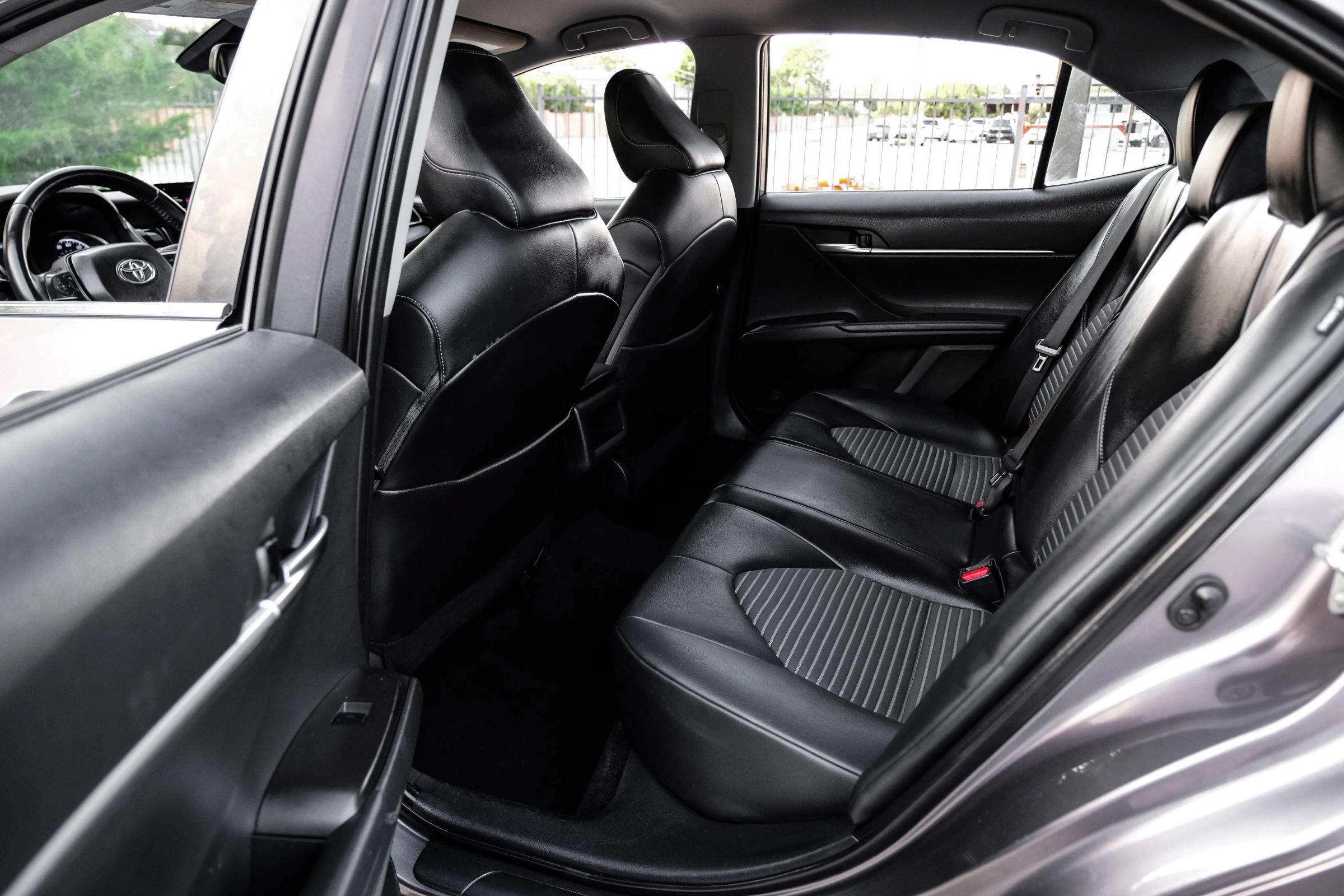 Used 2022 Toyota Camry SE w/ Convenience Package FWD image 42