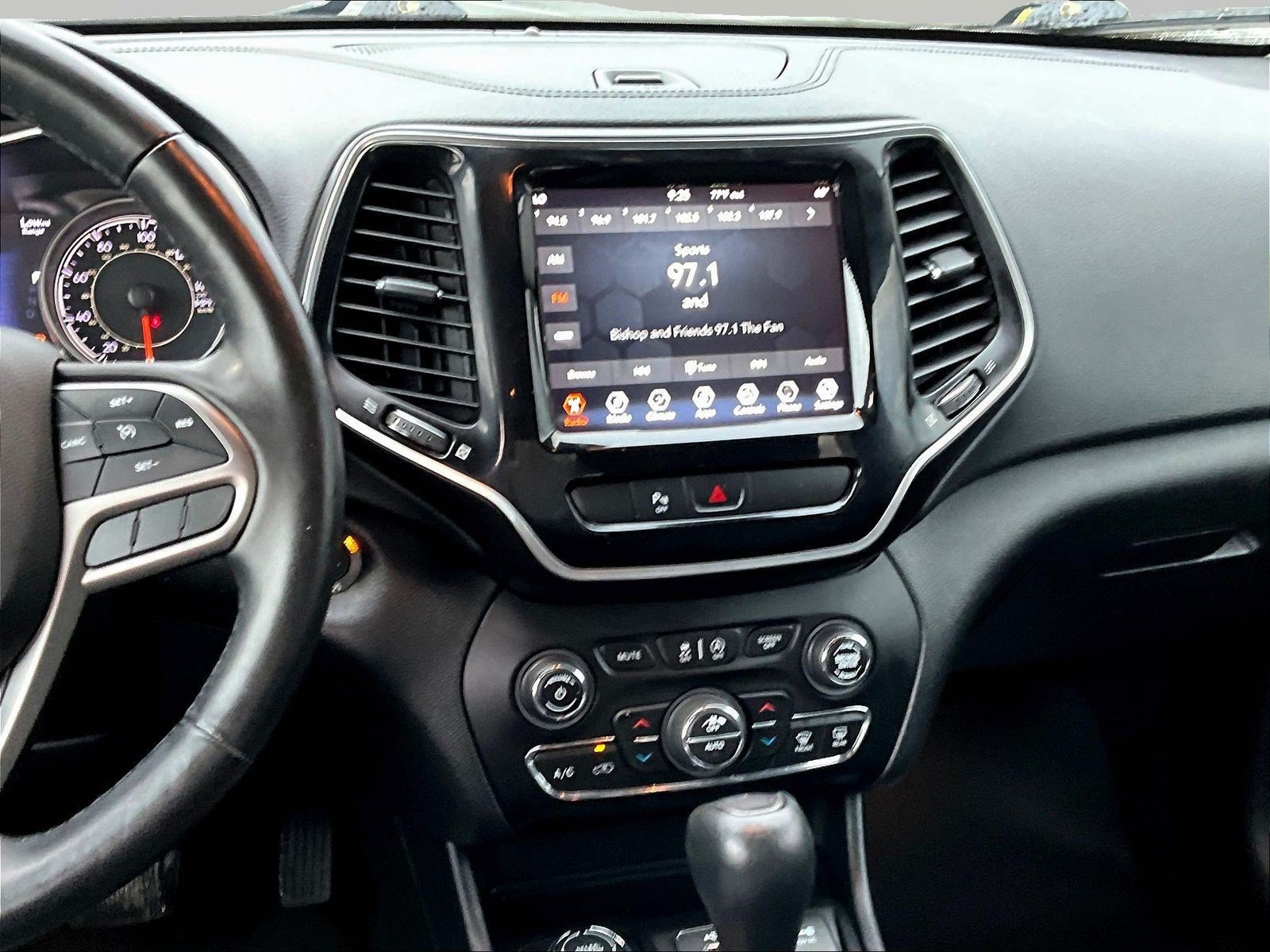 Used 2019 Jeep Cherokee Limited AWD/4WD image 9