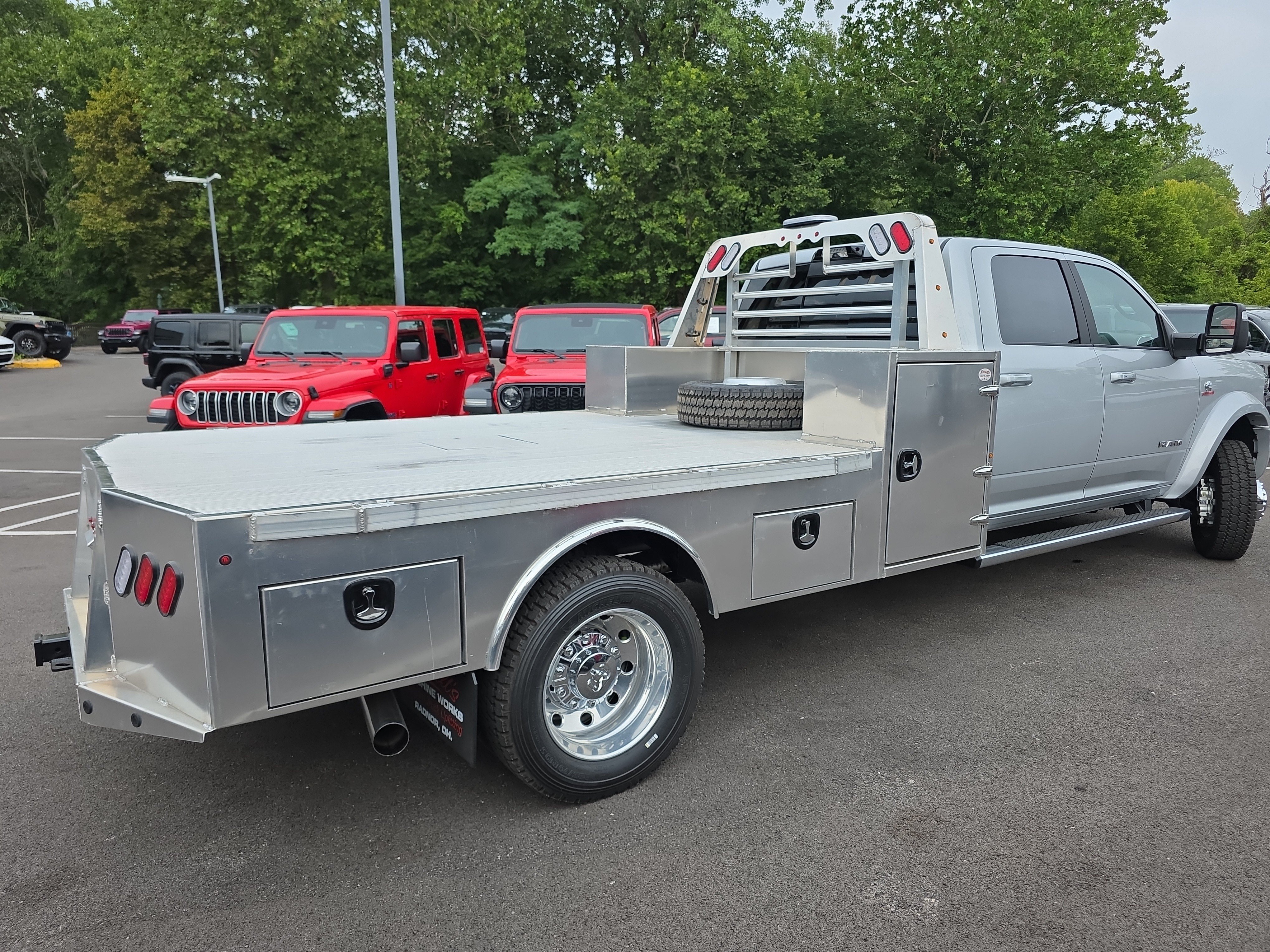 New 2026 RAM 5500 4x4 Crew Cab w/ Laramie Trim Package image 27