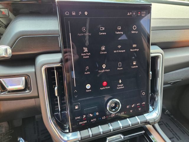 Used 2026 GMC Yukon Denali AWD/4WD image 35